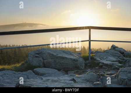 Brocken Mountain View dal Vertice Achtermann, Parco Nazionale di Harz, Bassa Sassonia, Germania Foto Stock