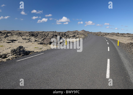 Strada rurale, Grindavik, Rekjanes penisola a sud dell'Islanda, Islanda Foto Stock