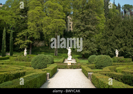 Statue nei giardini Giusti Verona Italia Foto Stock