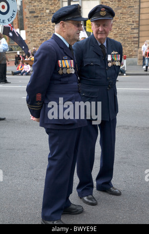 I veterani della Royal Australian Air Force commemorando Anzac Day Adelaide Australia Foto Stock