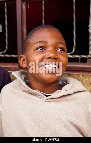 Lella Kanen, gravemente bambino autistico, Maji Mazuri Centro per l'infanzia, Nairobi, Kenia Foto Stock
