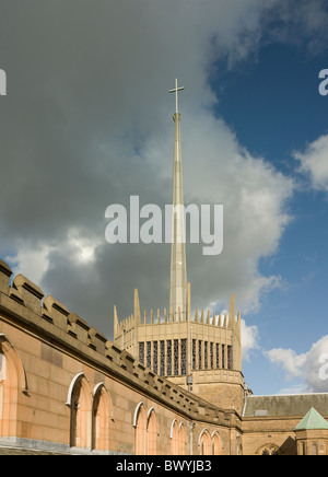 Blackburn guglia della cattedrale e lanterna 1962-67 aggiunto ai disegni e ai modelli di Laurence King e John Hayward Foto Stock