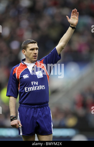 GEORGE CLANCY Internazionale di Rugby Arbitro Internazionale di Rugby Arbitro TWICKENHAM MIDDLESEX INGHILTERRA 27 Novembre 2010 Foto Stock