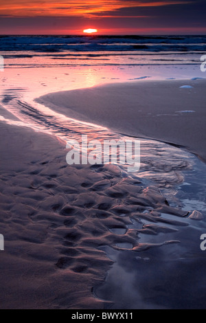 Mawgan Porth Beach al tramonto Foto Stock