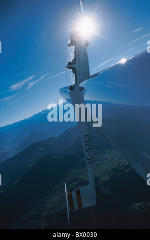 Aeroplano flies montagne Aliante Glider vela vola volo deltaplano volare Sport Foto Stock