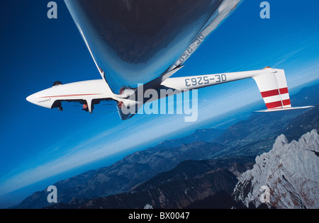 Aeroplano flies montagne Aliante Glider vela vola volo deltaplano volare Sport Foto Stock