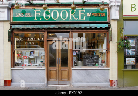 Anguilla, torta e mash shop in Broadway Market, Hackney, Londra Foto Stock