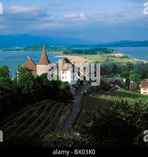 Il cantone di Berna Seeland lago sul lago di Bienne villaggio sul mare panoramica Erlach linguetta di terra Pietro isola Svizzera Eur Foto Stock