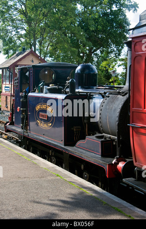 Stazione di Tenterden con locomotiva n° 3 'Bodiam' sulla ferrovia a vapore di Kent & East Sussex, Kent, Inghilterra, Regno Unito Foto Stock