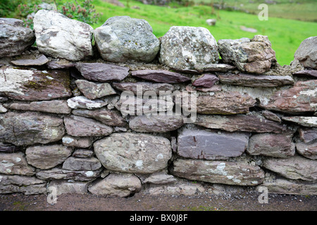 Asciugare la parete in pietra, nella contea di Kerry Irlanda Foto Stock