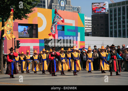 Cambio della Guardia, Palazzo Deoksugung, Palazzo della longevità virtuoso, Seoul, Corea del Sud, Asia Foto Stock