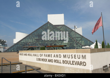 Rock and Roll Hall of Fame e il museo. Cleveland, Ohio, USA. Foto Stock