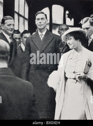 Il re Giorgio VI e la Regina Elisabetta lasciando l Abbazia di Westminster dopo la loro incoronazione di prove nel 1937. Foto Stock