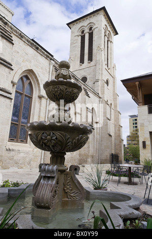 Fontana al di fuori di San Fernando Cathedral, San Antonio, Texas Foto Stock