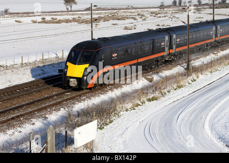 Classe 180 dmu azionato da Grand Central sulla costa est Mainline appena a sud di Colton giunzione (a sud di York). Foto Stock