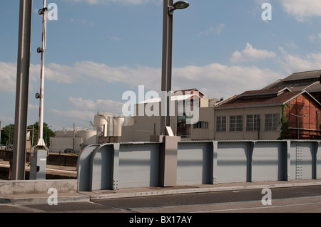 Zona Industriale, Bassins un flots, Bordeaux, Francia Foto Stock