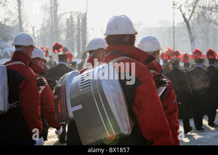 'Miner's day" in Polonia. I minatori omaggio al 9 vittime del massacro nel dicembre 16, 1981miniera di carbone "Wujek'. Katowice. Foto Stock