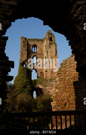 Sheriff Hutton Castello, una rovina motte e bailey castello, nel villaggio di Sheriff Hutton vicino a York, Inghilterra Foto Stock
