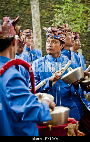 Festa in Tirta Empur tempio Balinese durante il Nuovo Anno, Bali, Indonesia Foto Stock