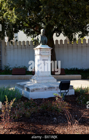 Alexandre Herculano busto in Santarém, Portogallo. Foto Stock