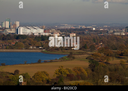 La skyline di Birmingham, come si vede dal Frankley, Birmingham, West Midlands, Inghilterra, Regno Unito, Queen Elizabeth Hospital. Foto Stock