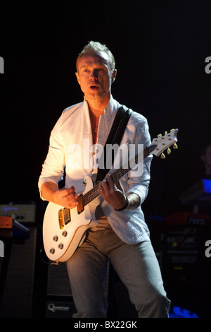 Spandau Ballet performing a Sandown Racecourse Foto Stock