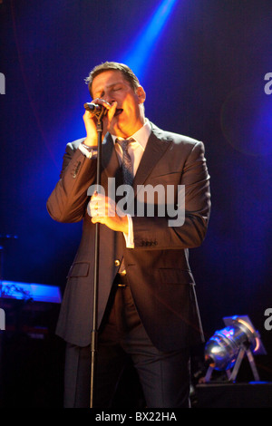 Spandau Ballet performing a Sandown Racecourse Foto Stock