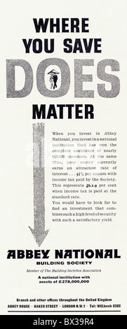 Pubblicità in bianco e nero della Abbey National Building Society sulla rivista del 1958 circa Foto Stock