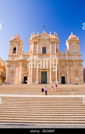 Tipica architettura dettaglio della vecchia città siciliana Foto Stock