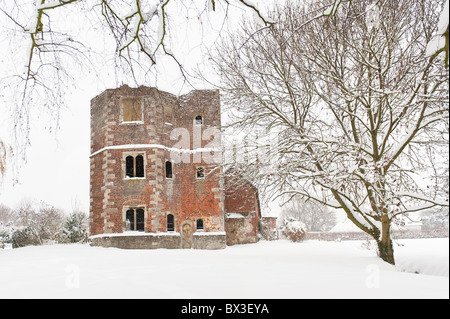 Otford Palace, Kent coperto di neve fresca caduta Foto Stock