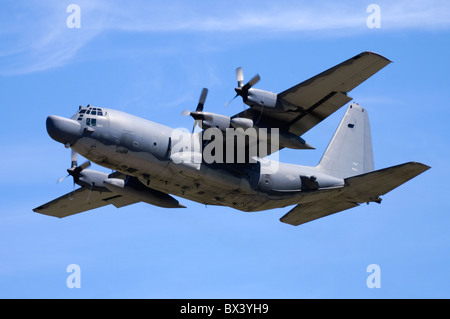 Lockheed MC-130H Hercules Combat Talon II azionato dalla US Air Force uscire da RAF Fairford Foto Stock