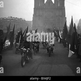 La Cecoslovacchia 1950, relè di pace e di amicizia ha iniziato a Praga e terminava al confine sovietico. CTK Vintage foto Foto Stock