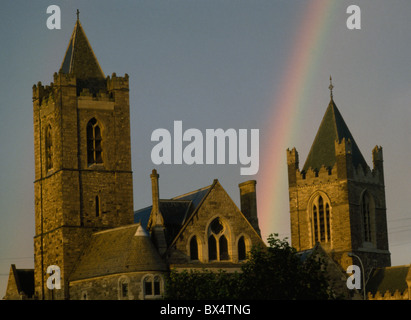 Rainbow oltre la cattedrale di Christ Church, Dublin City, County Dublin, Irlanda Foto Stock