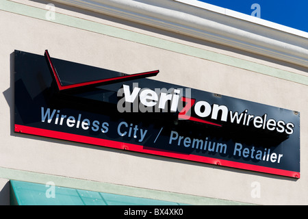 Un Verizon Wireless apple store vicino al Eagle Ridge Mall, il lago del Galles, Central Florida, Stati Uniti d'America Foto Stock