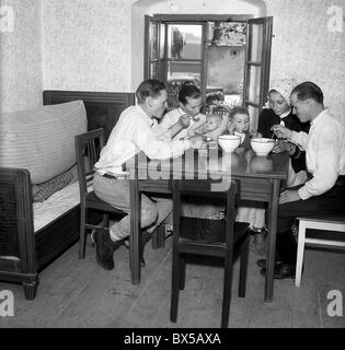 La Cecoslovacchia Slesia 1947. I cittadini slovacchi precedentemente residente in Romania tornati alla loro terra e sono state poste su Foto Stock