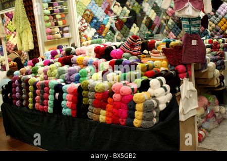 Marzo 2008 - Lana in vendita nel Grand Bazaar Foto Stock