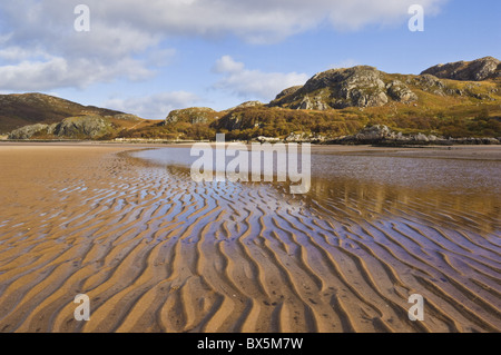La sabbia di increspature sulla piccola spiaggia Gruinard, Gruinard Bay, Wester Ross, a nord-ovest della Scozia, Regno Unito, Europa Foto Stock