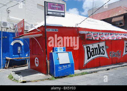 Old City Bar nel centro cittadino di Bridgetown, Barbados, West Indies,dei Caraibi Foto Stock