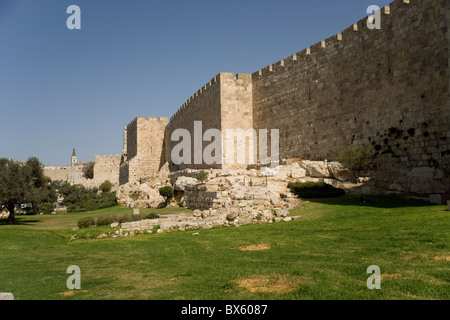 Le mura di Gerusalemme e vicino alla Porta di Jaffa Foto Stock