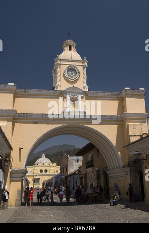 L'Arco di Santa Catalina, Antigua, Sito Patrimonio Mondiale dell'UNESCO, Guatemala, America Centrale Foto Stock