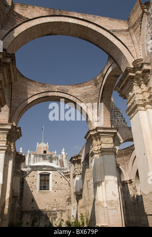 Il rovinato interno della Cattedrale di San Jose, Antigua, Sito Patrimonio Mondiale dell'UNESCO, Guatemala, America Centrale Foto Stock