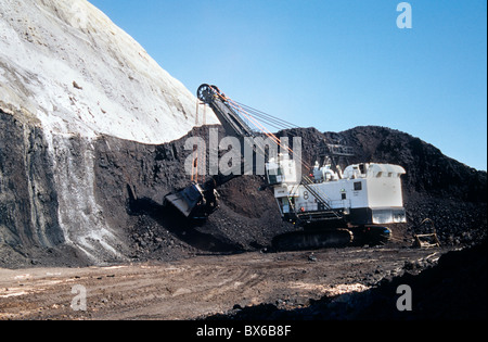 Carbone, miniere di superficie, P & H elettrico lo scavo di pala da carbone seam Foto Stock