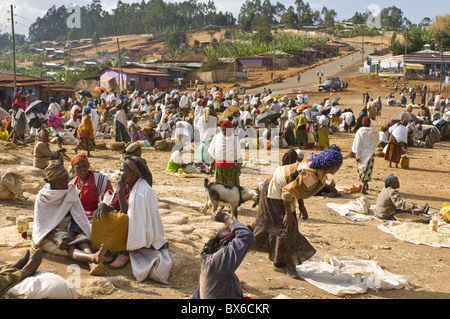 Il mercato locale in Dorze zona tribale, Etiopia, Africa Foto Stock