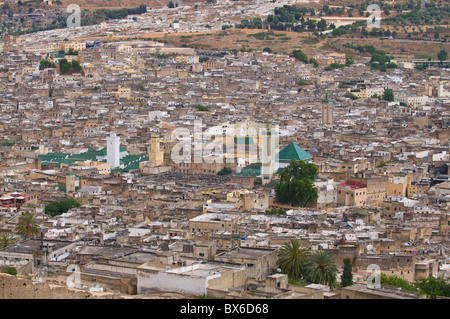 Vista della vecchia medina di Fez, Sito Patrimonio Mondiale dell'UNESCO, Marocco, Africa Settentrionale, Africa Foto Stock