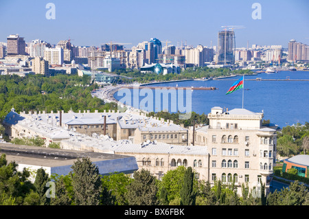 Vista sulla baia di Baku, Baku, Azerbaijan, Asia Centrale, Asia Foto Stock