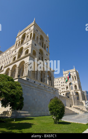 La sede del governo (Dom) sovietica, Baku, Azerbaijan, Asia Centrale, Asia Foto Stock