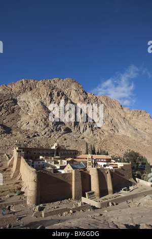 Santa Catarina (St. Catherine's) greco monastero ortodosso, Sito Patrimonio Mondiale dell'UNESCO, ai piedi del monte Sinai, Egitto Foto Stock