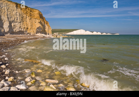 Vista delle Sette sorelle, Speranza Gap beach, Seaford Testa, South Downs Way, South Downs National Park, East Sussex, England, Regno Unito Foto Stock