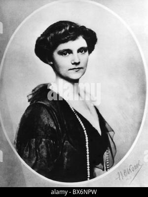 Zita, 9.5.1892 - 14.3.1989, Empress Consort d'Austria 21.11.1916 - 11.11.1918, ritratto, cartolina di Kosel, 1917, Foto Stock