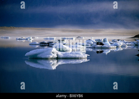 Islanda, Iceberg nella laguna di Jokulsarlon Foto Stock